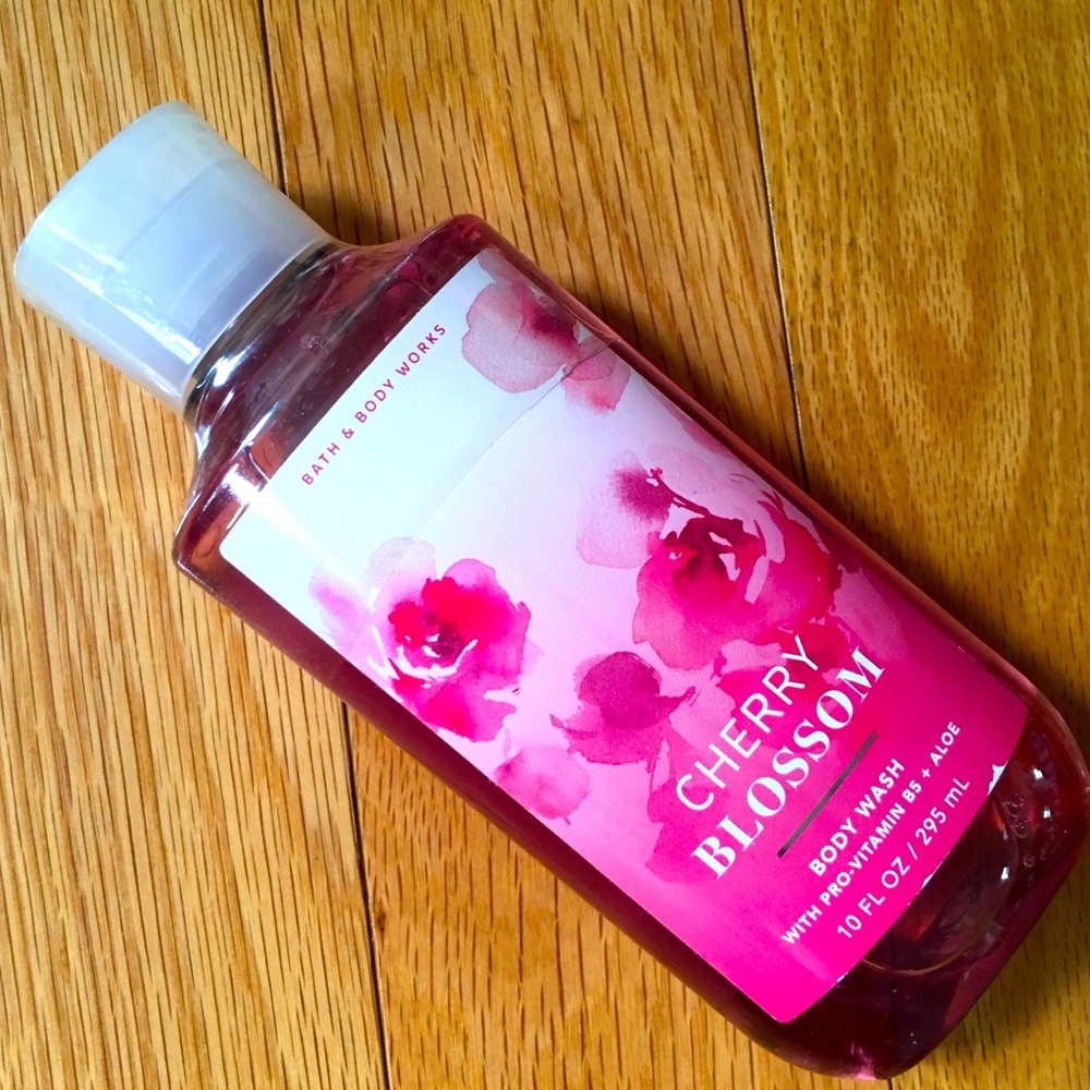 NWT Bath & Body Works Cherry Blossom Body Wash